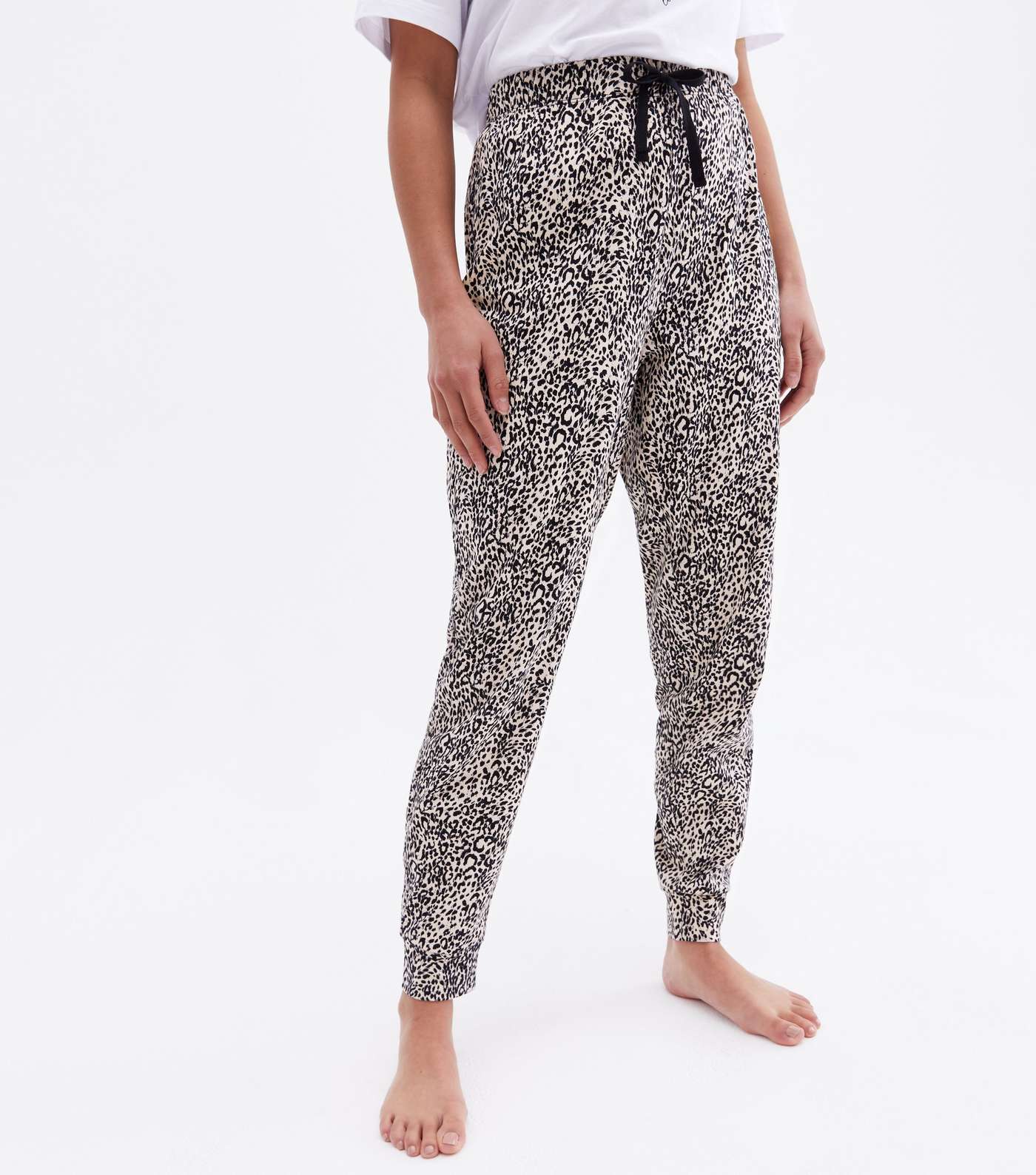 Petite White Heart Leopard Print Metallic T-Shirt and Jogger Pyjama Set Image 3
