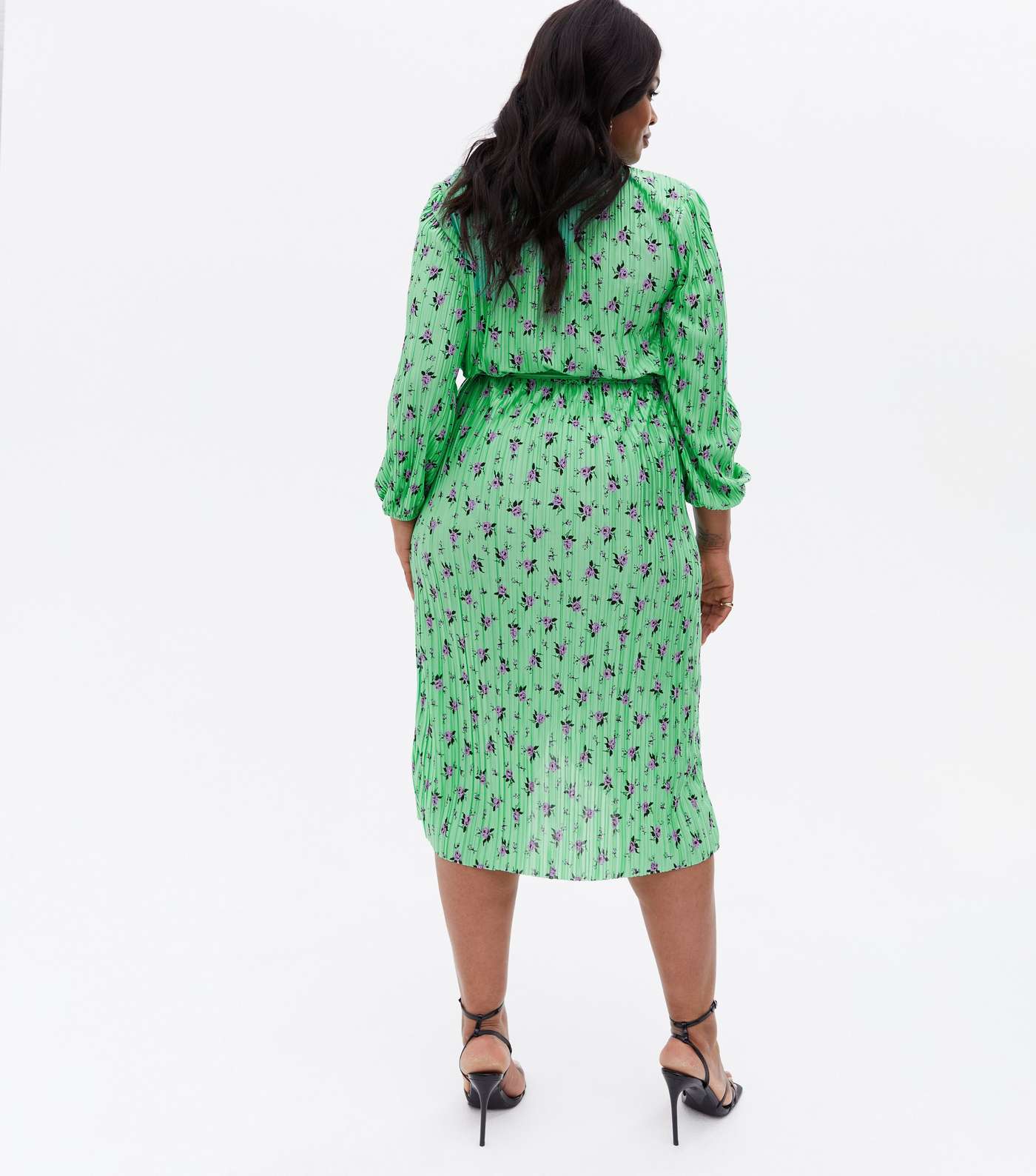 Curves Green Ditsy Floral Plissé Belted Midi Wrap Dress Image 4