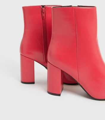 Block heel 2025 red boots