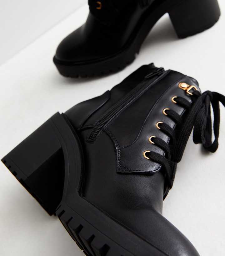New Look Lace Up Chunky Flat Boot