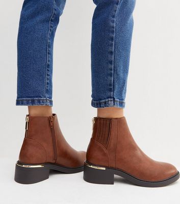 Zip trim hotsell chelsea ankle boots