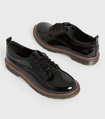 black shiny ladies brogues