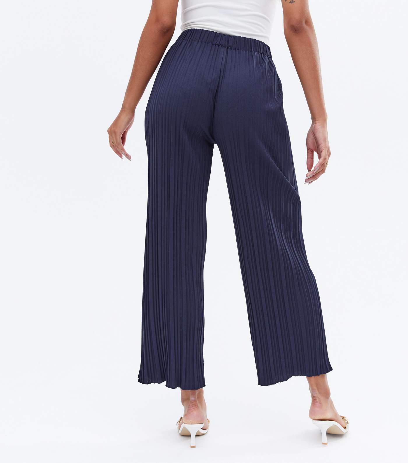 Blue Vanilla Navy Pleated Crop Trousers Image 4