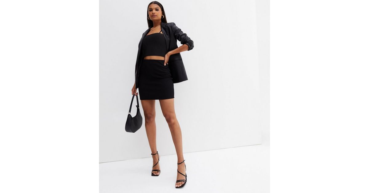 Black Textured Mini Tube Skirt | New Look