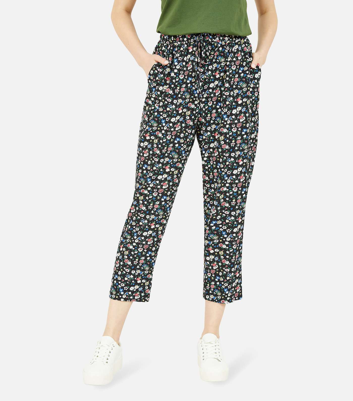 Yumi Black Ditsy Floral Tie Crop Trousers Image 2