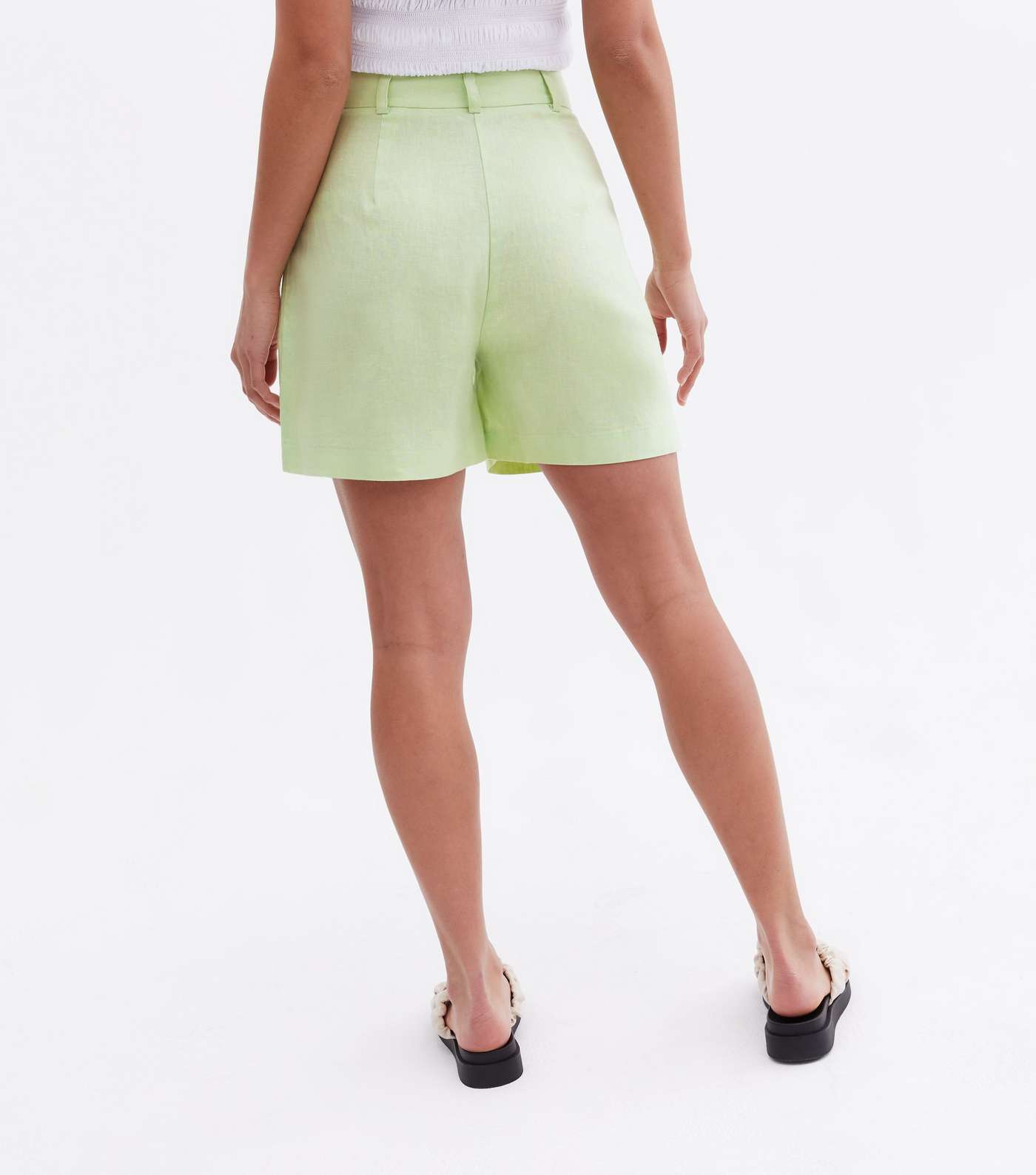 Petite Light Green Linen Blend Tailored Shorts Image 4