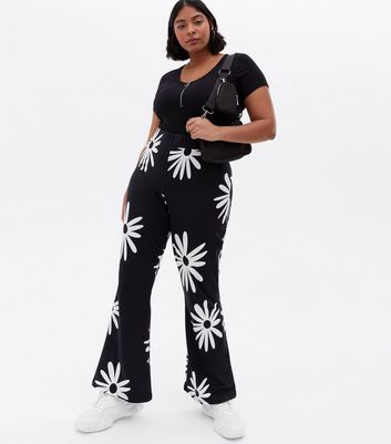 Noisy May Curves Black Daisy Flared 