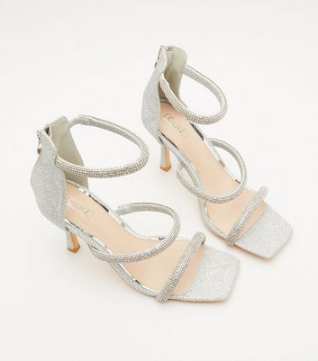 silver sandals quiz