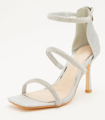 Quiz best sale strappy sandals