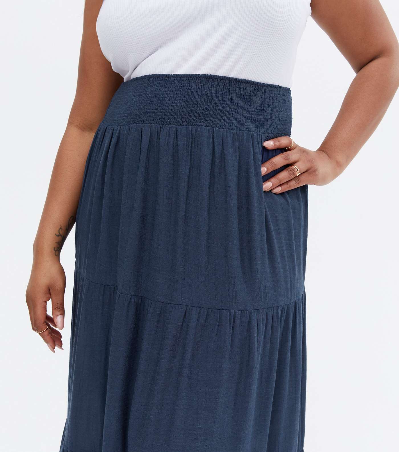 Blue Vanilla Curves Navy Linen-Look Tiered Maxi Skirt Image 2