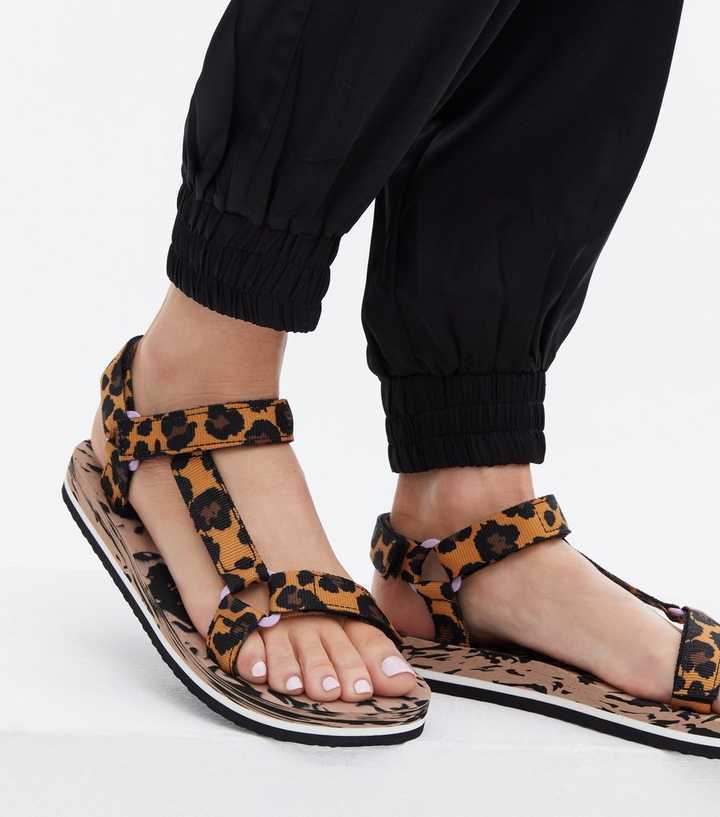 Sindsro Endeløs Lionel Green Street Vero Moda Brown Leopard Print Strappy Sandals | New Look