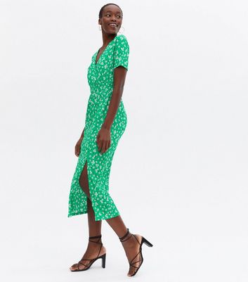 Tall Green Ditsy Floral Shirred Midi Wrap Dress New Look