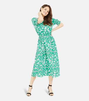 Click to view product details and reviews for Yumi Green Floral Shirred Midi Dress New Look.