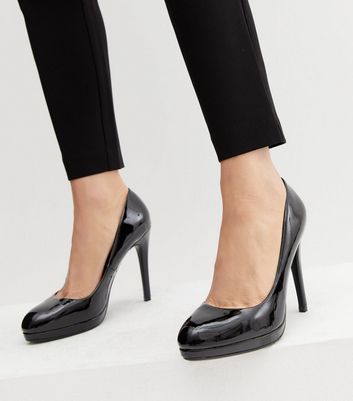 Round toe shop black leather pumps