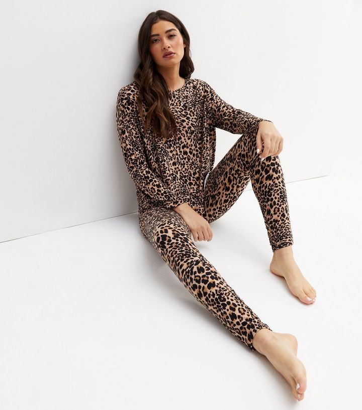 Koninklijke familie Uitgebreid middelen Brown Soft Touch Legging Pyjama Set with Leopard Print | New Look