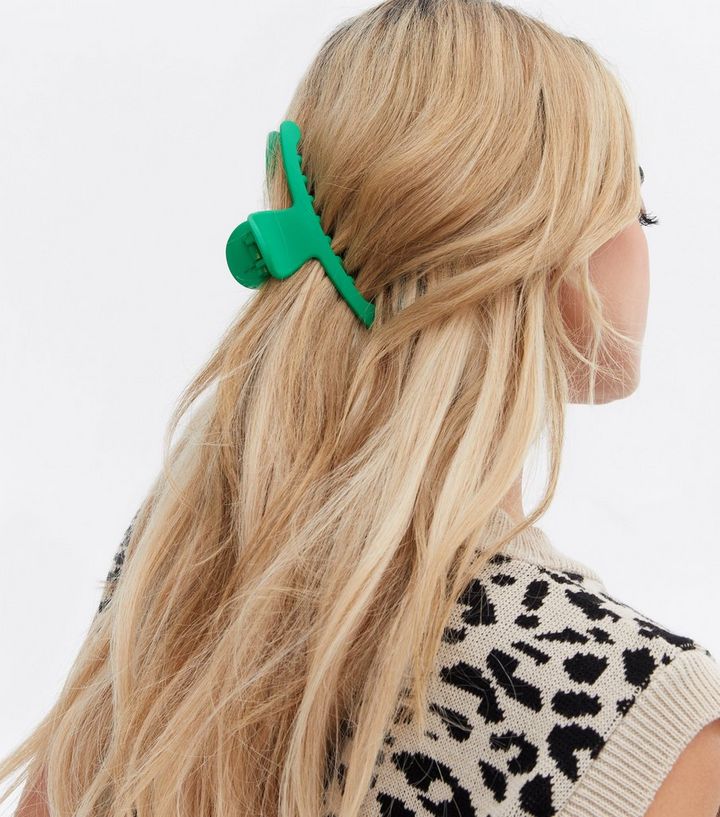Green Matte Skinny Curved Bulldog Claw Clip | New Look