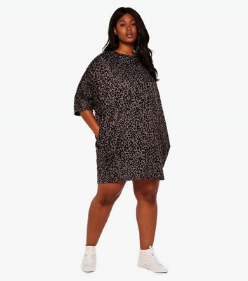 Leopard print store tee dress