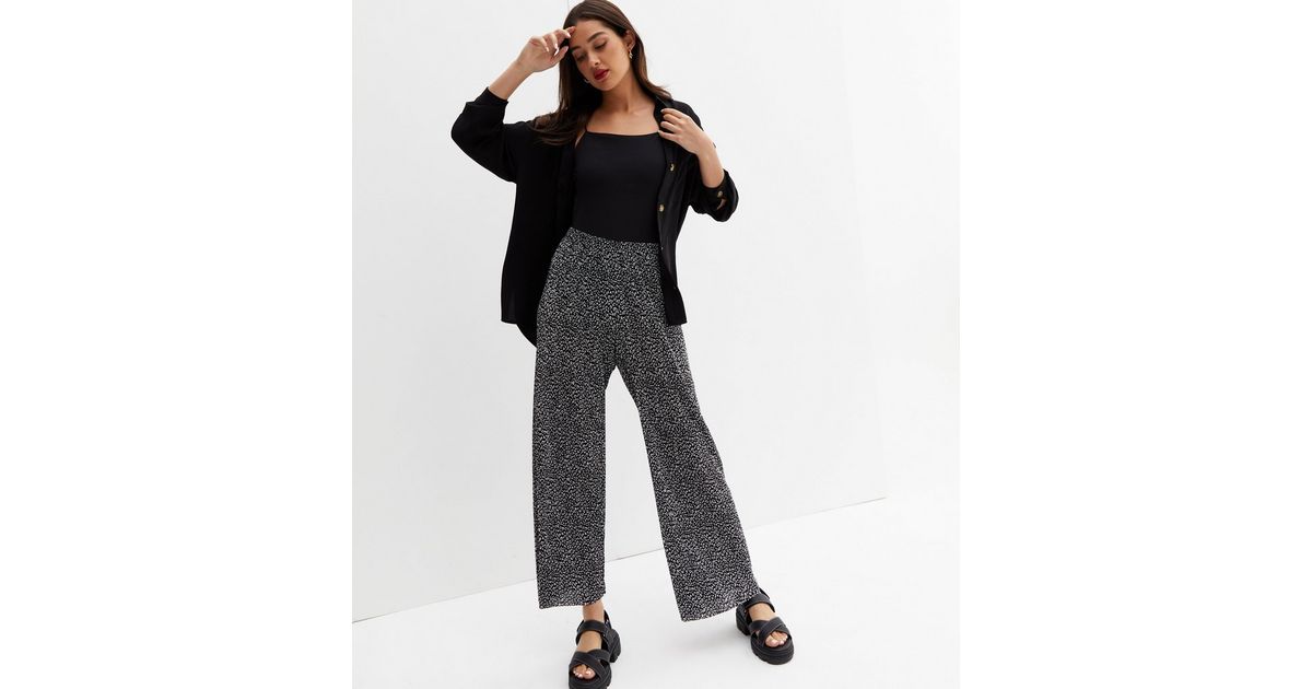 Black Leopard Print Plissé Wide Leg Trousers | New Look