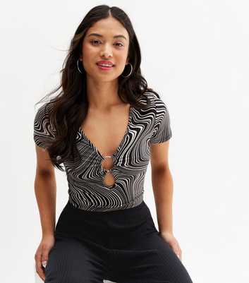 Petite Black Marble Ring Front Cut Out Crop Top