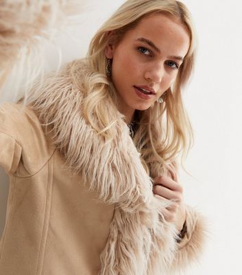 Beige coat hotsell with fur collar