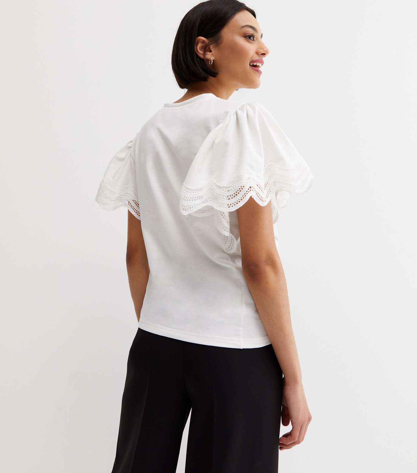 Cameo Rose White Lace Trim T-Shirt Image 4
