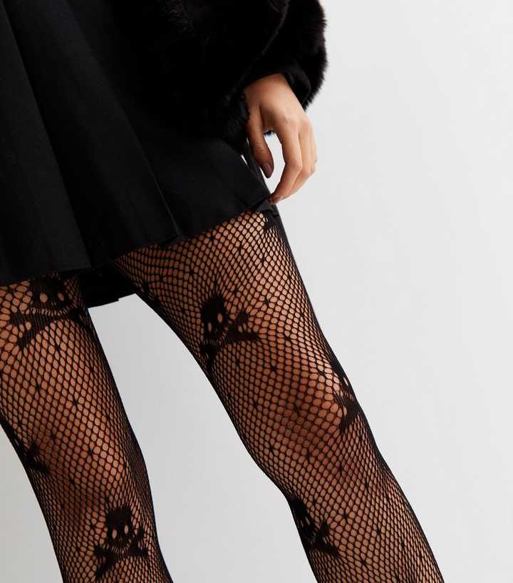 https://media3.newlookassets.com/i/newlook/835345101M1/womens/accessories/hosiery/black-skull-fishnet-fashion-tights.jpg?strip=true&qlt=50&w=720