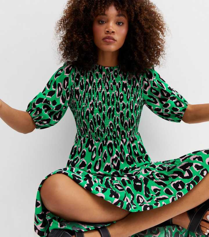Konkurrence snack Være Green Leopard Print Shirred Tiered Hem Midi Dress | New Look