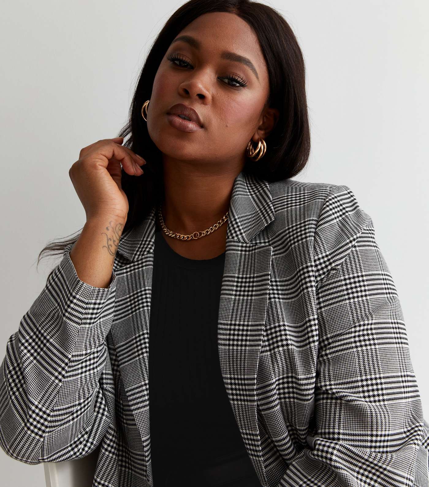Curves Black Check Relaxed Fit Blazer Image 3