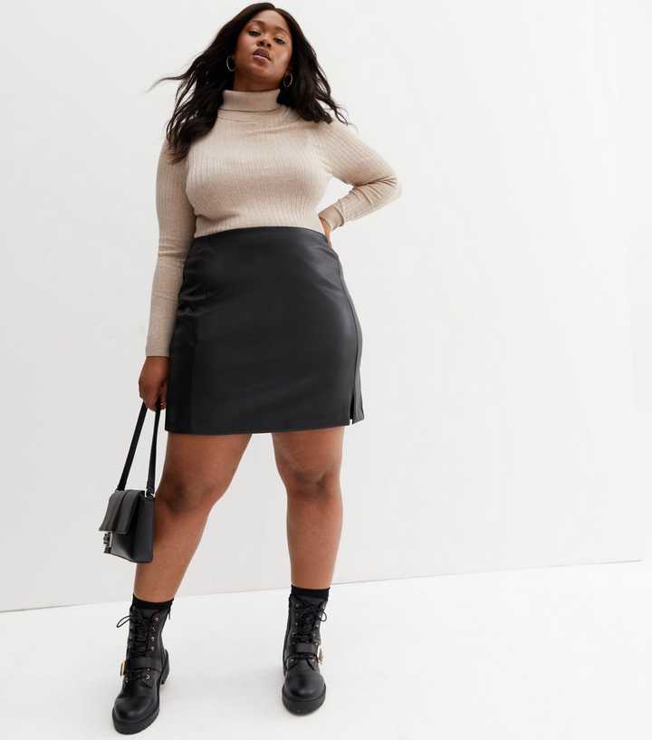 https://media3.newlookassets.com/i/newlook/836752201/womens/clothing/skirts/curves-black-leather-look-split-hem-mini-skirt.jpg?strip=true&qlt=50&w=720