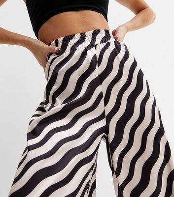 Another Girl Wavy Plaid Pant | Urban Outfitters Taiwan - Clothing, Music,  Home & Accessories