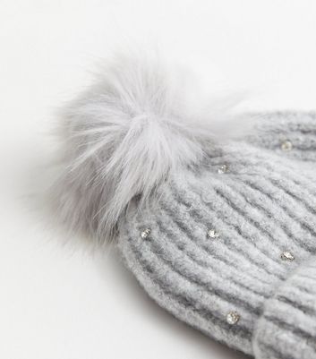 Forever 21 Women's Faux Gem Pom Pom Beanie in Cream | F21