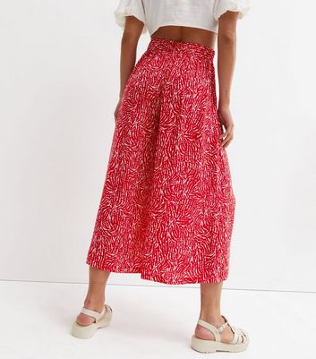 Red Ditsy Floral Wide Leg Crop Trousers New Look  Compare  Union Square  Aberdeen Shopping Centre