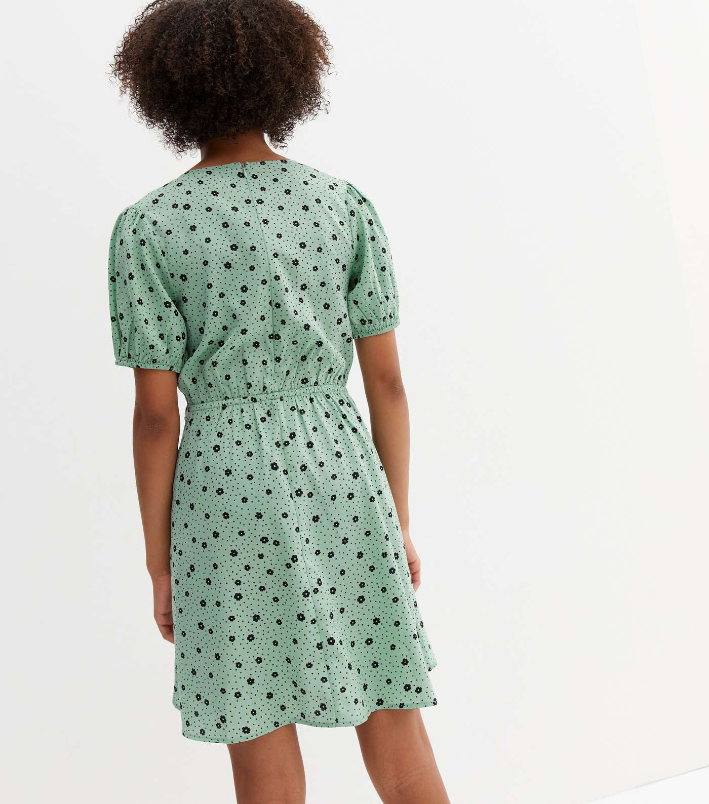 Girls Green Floral Spot Ruched Puff Sleeve Dress Image 4