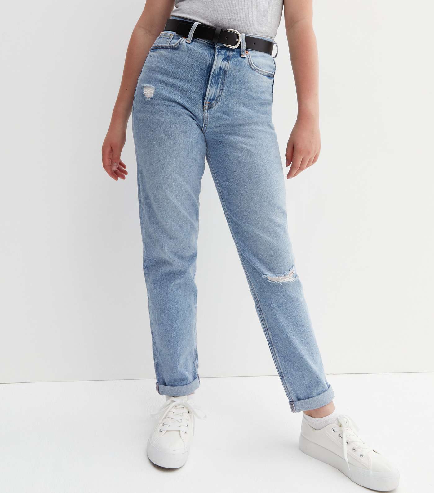 Girls Blue Ripped Knee Slim Fit Belted Tori Mom Jeans Image 2
