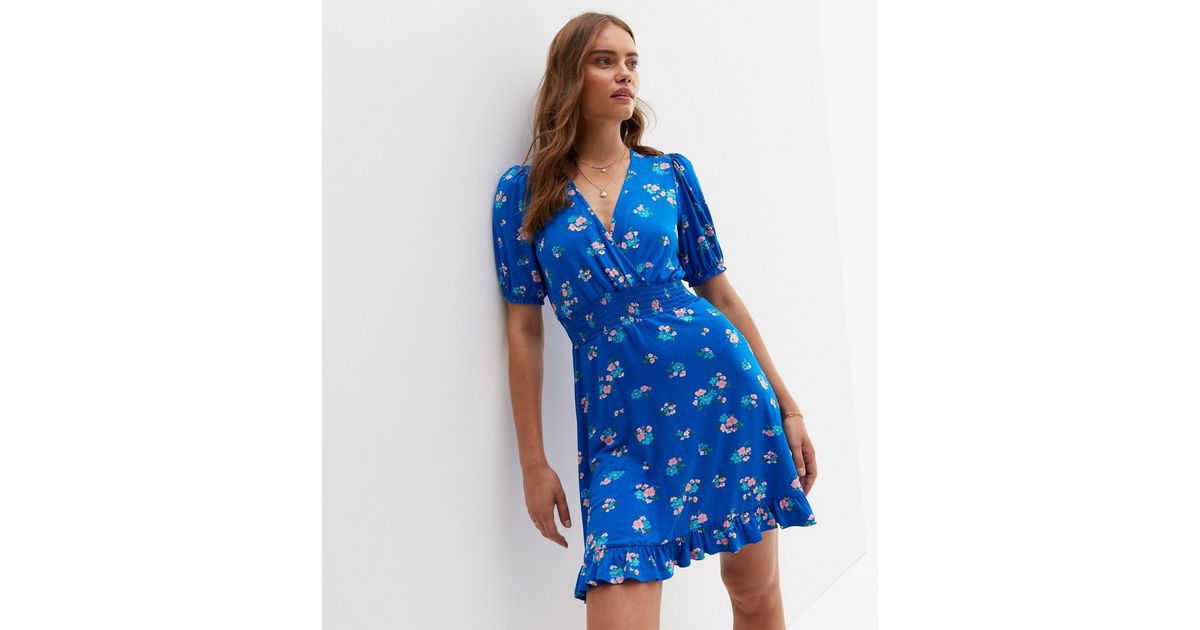 Blue Floral Short Sleeve Mini Wrap Dress | New Look