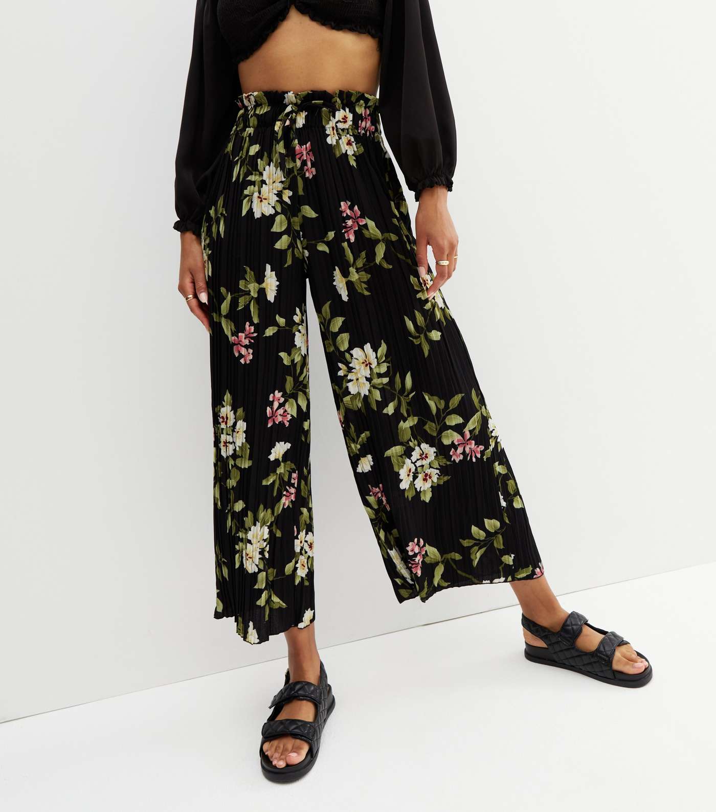 Blue Vanilla Black Floral Pleated Wide Leg Crop Trousers Image 2