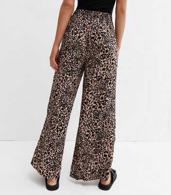 Leopard print shop straight leg trousers