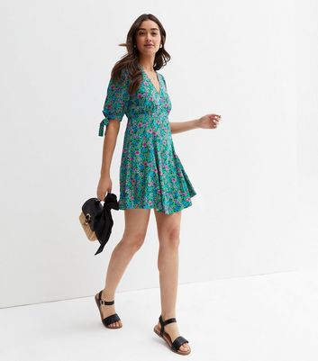 Green Ditsy Floral Tie Sleeve Mini Tea Dress