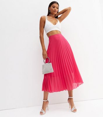 Hot pink pleated skirt chic  Pink skirt outfits Hot pink skirt outfit  Skirt fashion