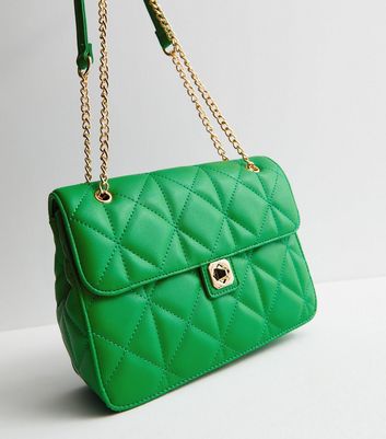 Twist lock best sale quilted chain bag