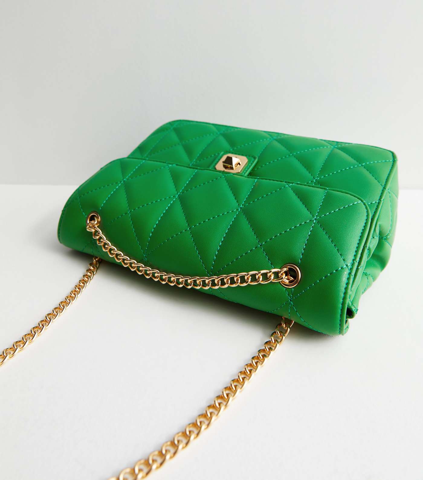 Green Quilted Twist Lock Cross Body Bag Image 4
