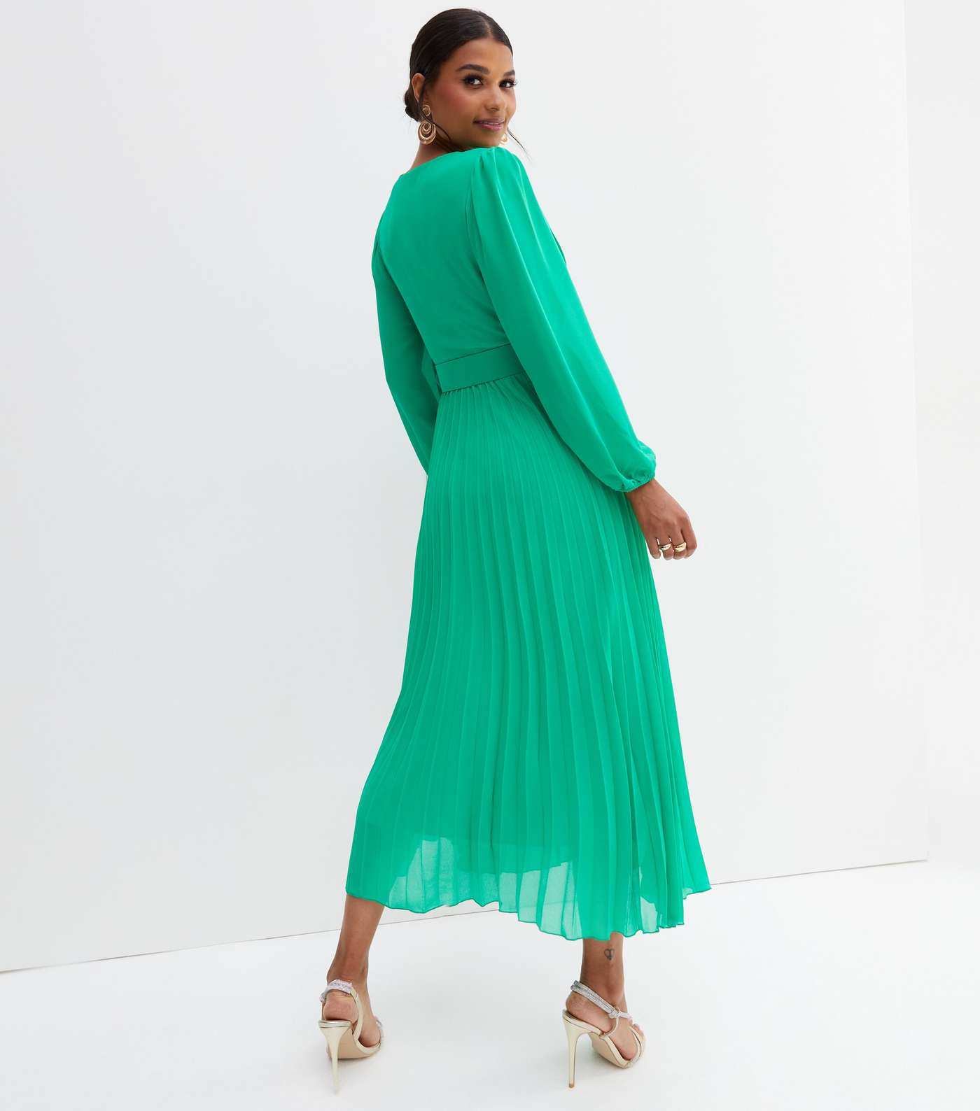 Green Chiffon Pleated Belted Midi Wrap Dress Image 4