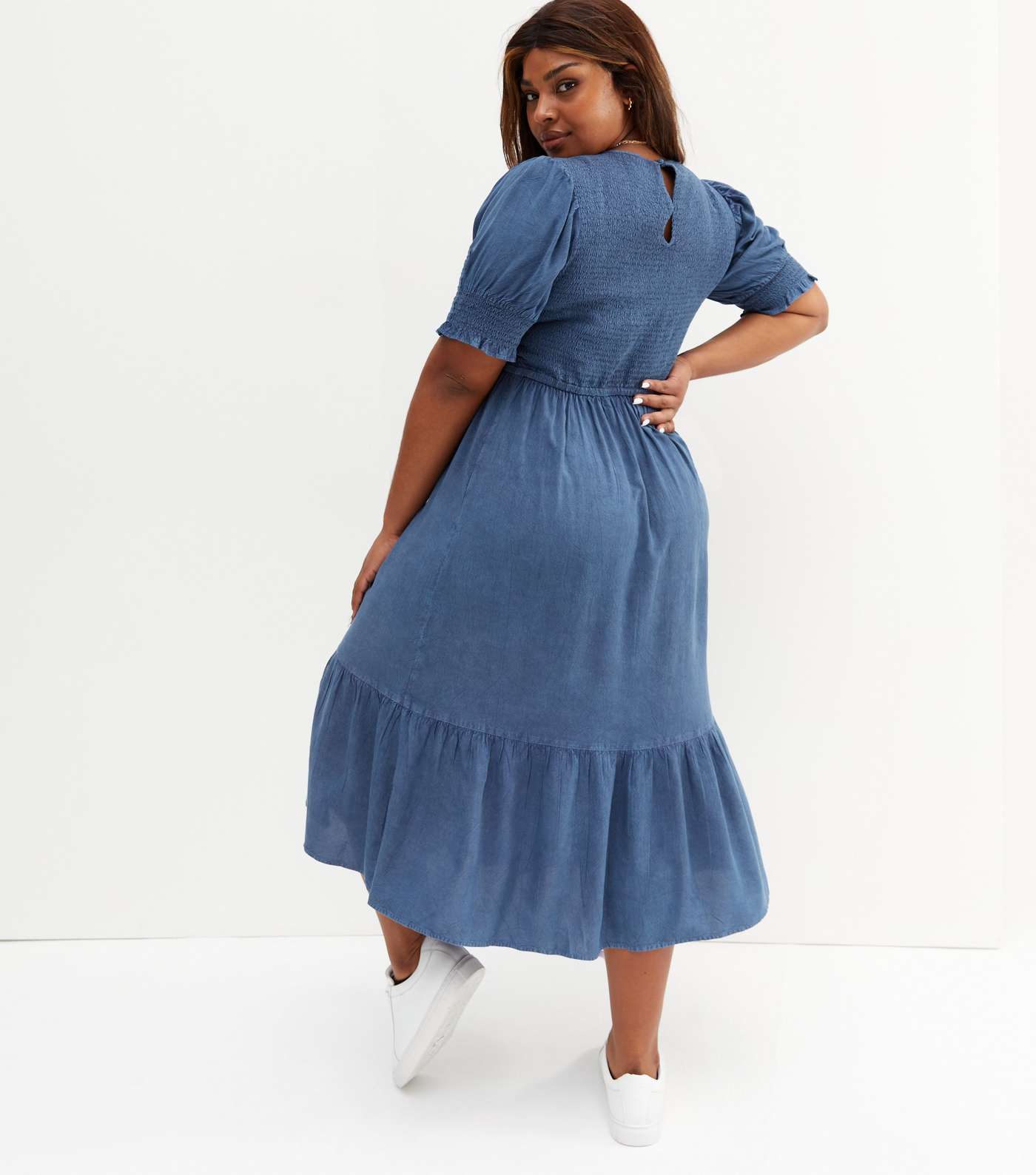 Curves Blue Denim Short Puff Sleeve Midi Smock Dress Image 4