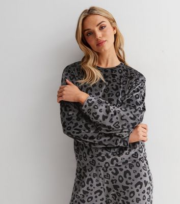 Grey leopard 2025 print sweatshirt