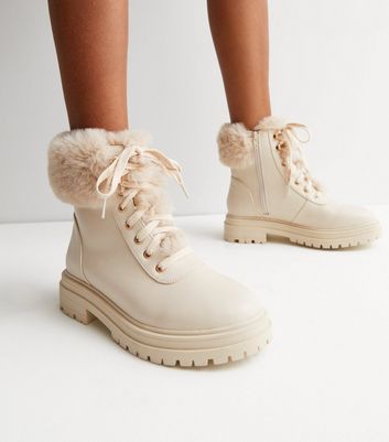 Off white 2025 fur boots