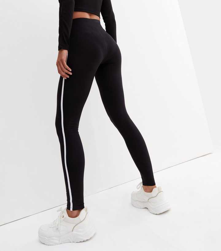https://media3.newlookassets.com/i/newlook/842152301M3/womens/clothing/leggings/black-side-stripe-high-waist-leggings.jpg?strip=true&qlt=50&w=720