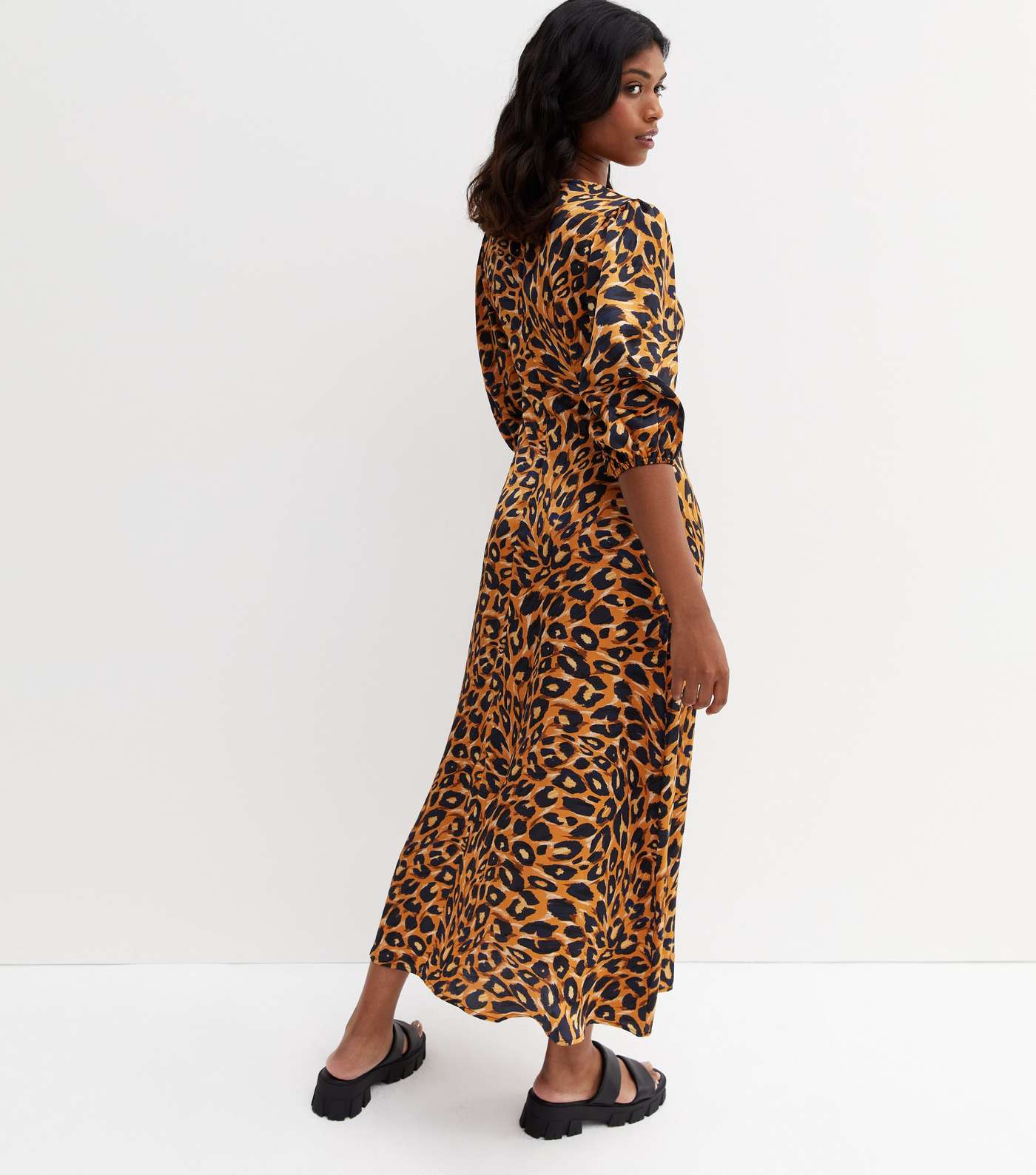 Gini London Rust Leopard Print V Neck Midi Dress Image 4