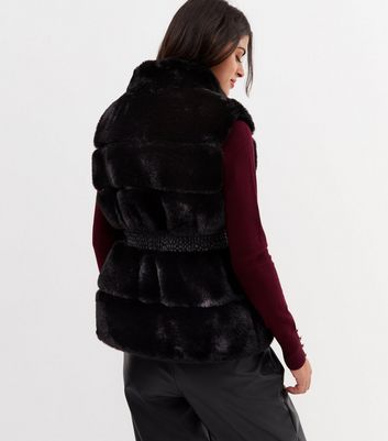 Cameo Rose Black Faux Fur Zip Gilet | New Look