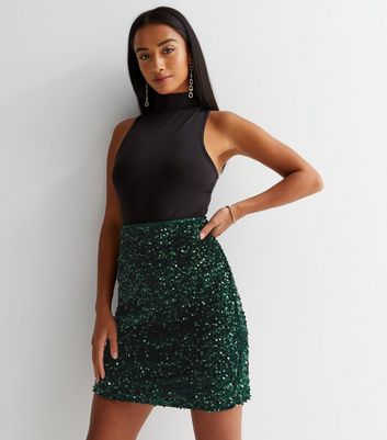 Green sequin skirt outfit best sale