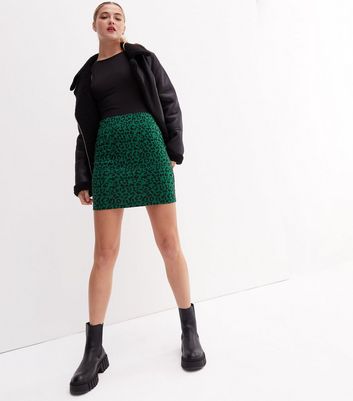 Green animal outlet print mini skirt